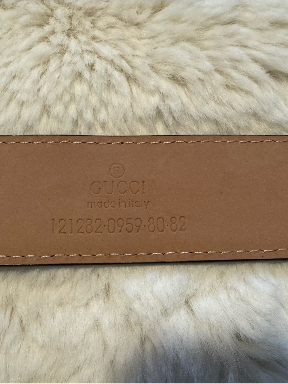Gucci Black Leather Belt with Gold Double G Buckle - Picture 4 of 5